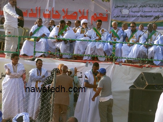 علية بنت أعمر تيشيت تنشد بيت حرب عند دخول اماتي بنت حمادي 