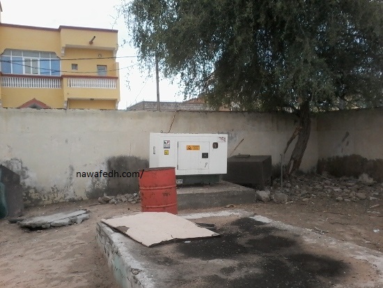 مولد كهربائي جلب إلى مقر الحالة المدنية استعدادا لزيارة الرئيس 