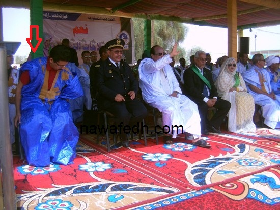 مدير الحملة يتململ على مقعده كالراقص 